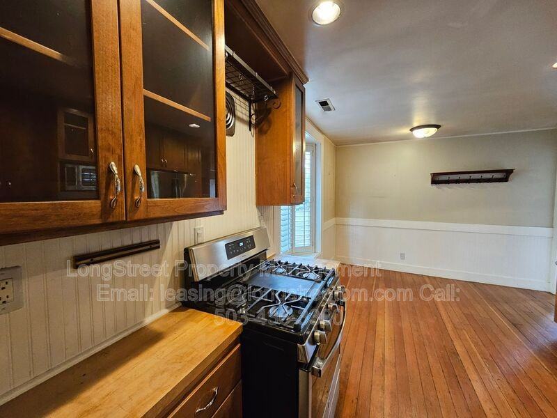 1734 Sw Market St - Photo 5 of 50