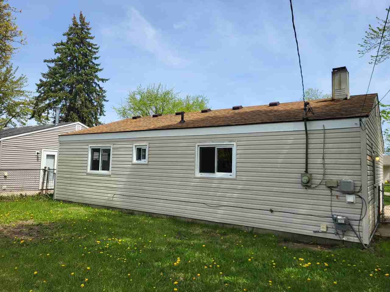 2036 Alberta St - Photo 3 of 14