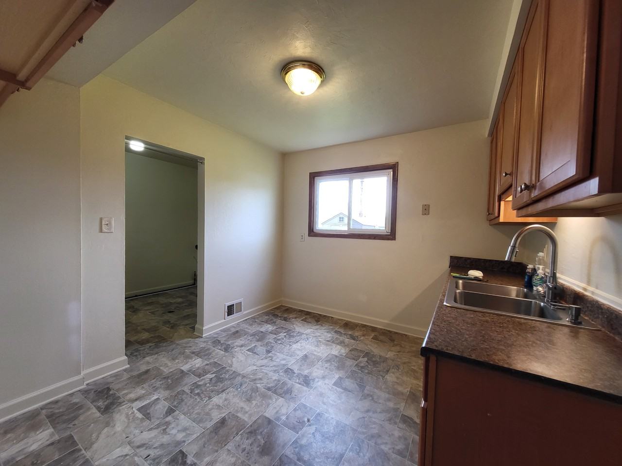 2036 Alberta St - Photo 6 of 14