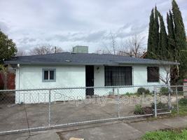 featured image of 137 W 3rd St
