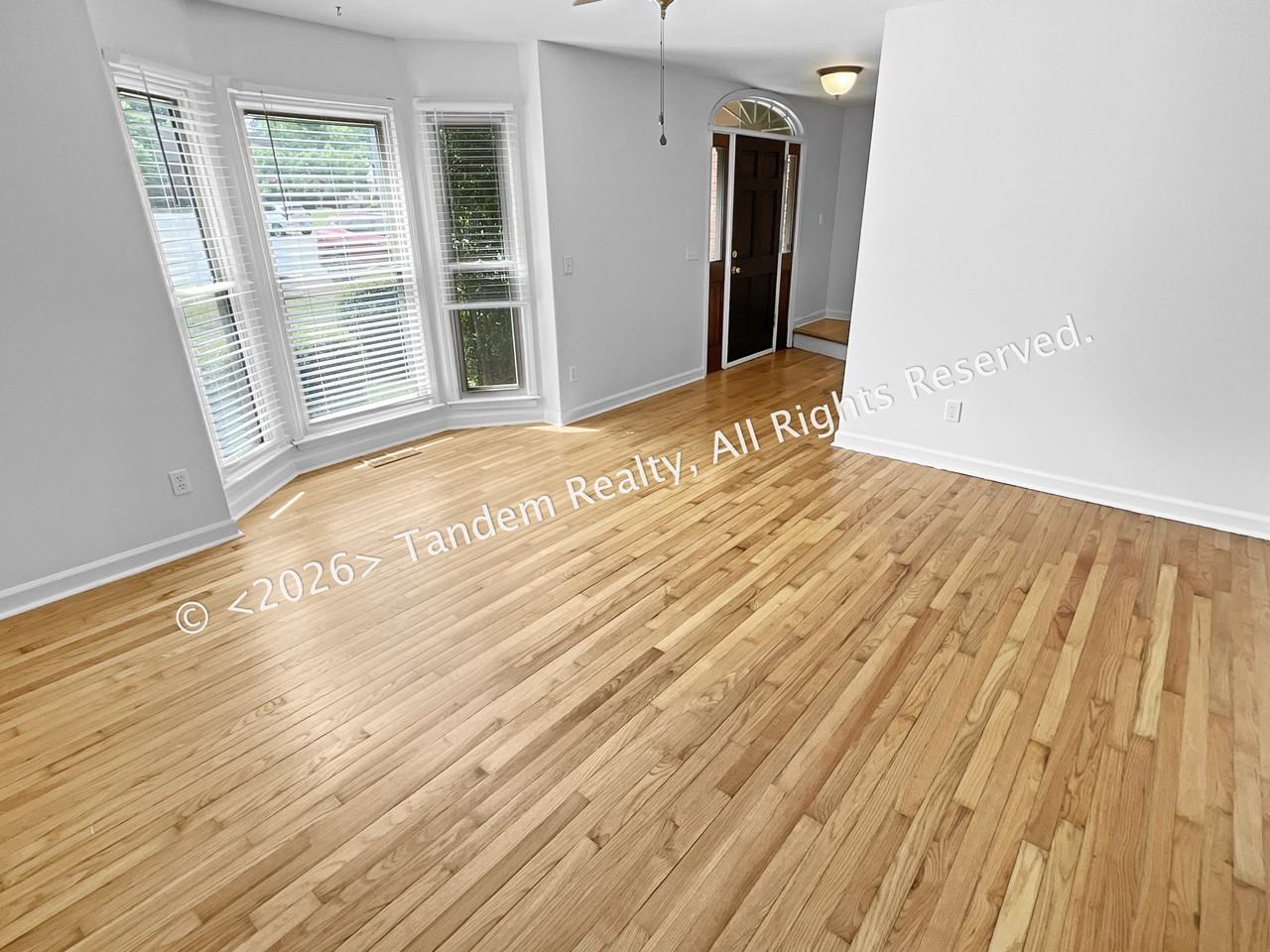 309 Oakcrest Ct - Photo 2 of 25
