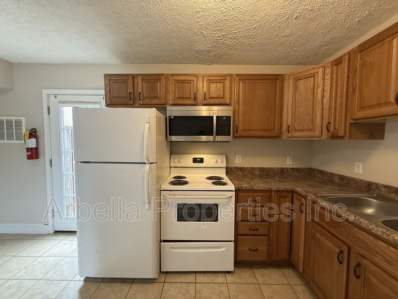 133 Walker St #2 - Photo 7 of 19