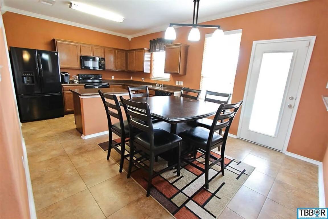 9904 Fantail Ln - Photo 4 of 15