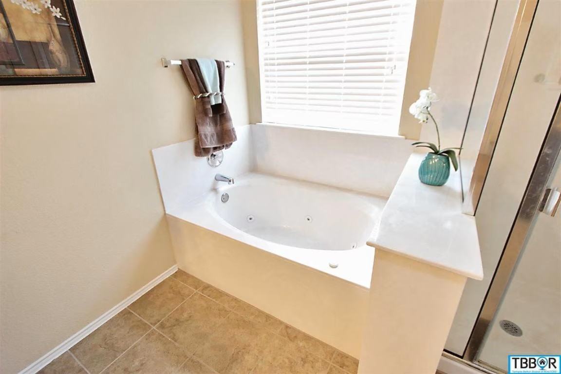 9904 Fantail Ln - Photo 7 of 15