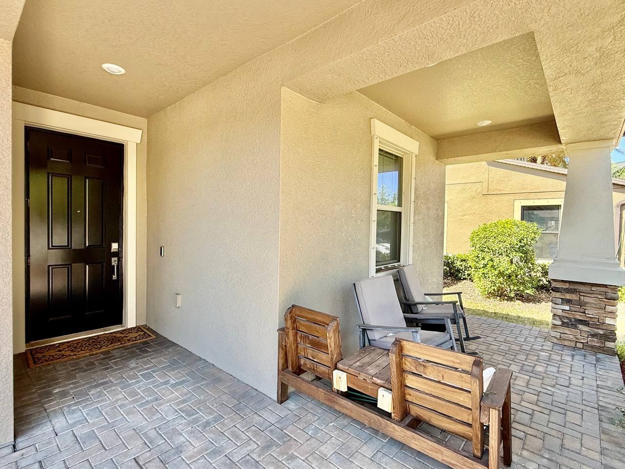 10143 Count Fleet Dr - Photo 4 of 30