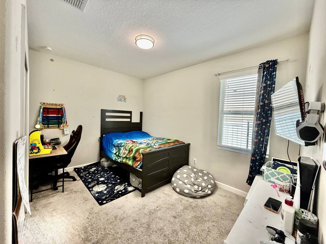 10143 Count Fleet Dr - Photo 5 of 30