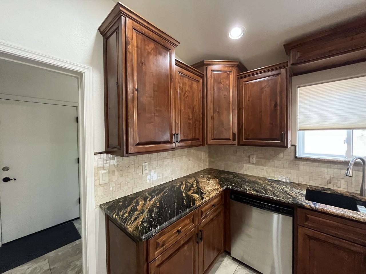 7554 S Dunbar Ct - Photo 4 of 50