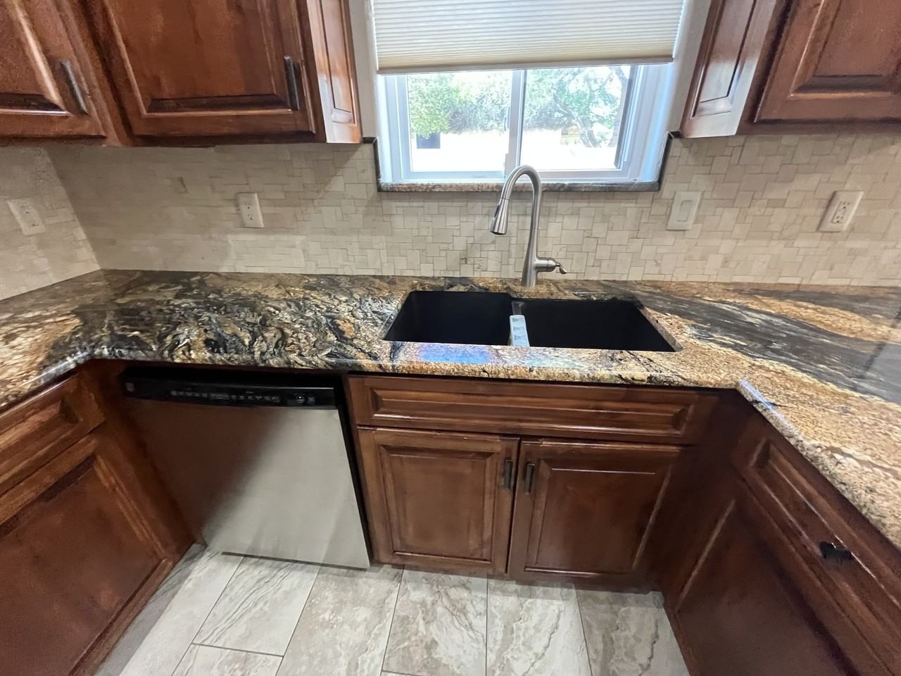 7554 S Dunbar Ct - Photo 6 of 50