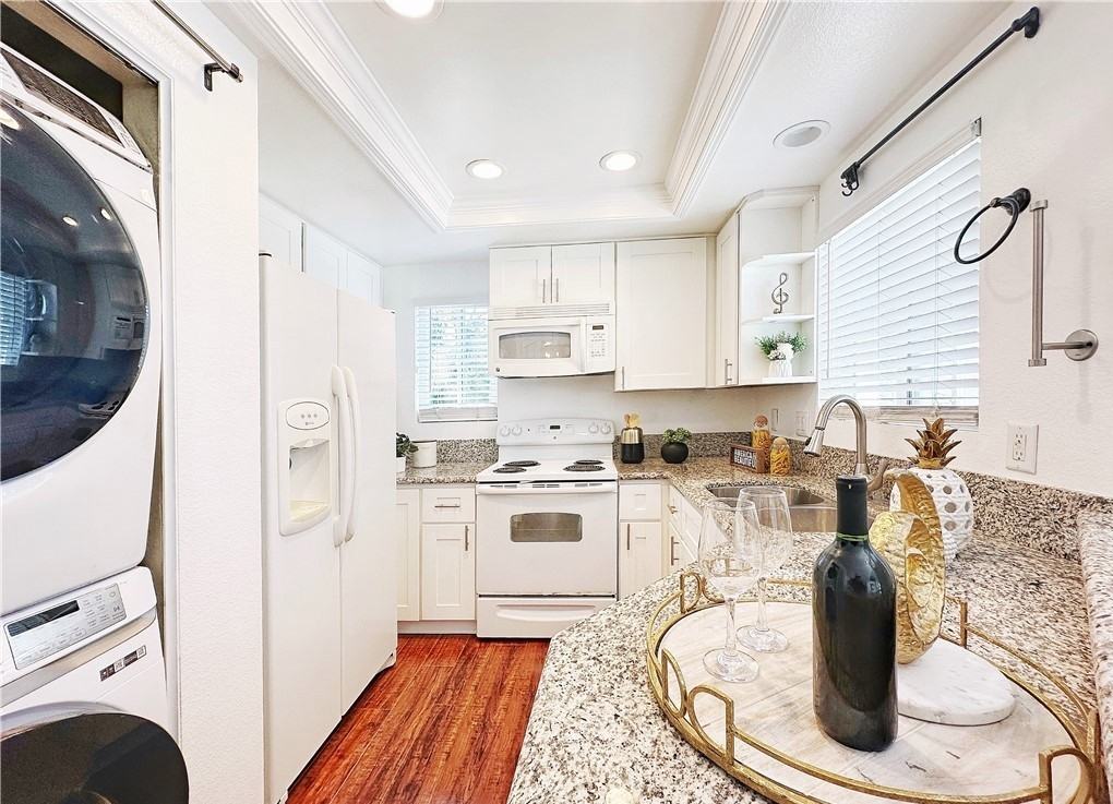 23 Greenmoor #20 - Photo 3 of 10