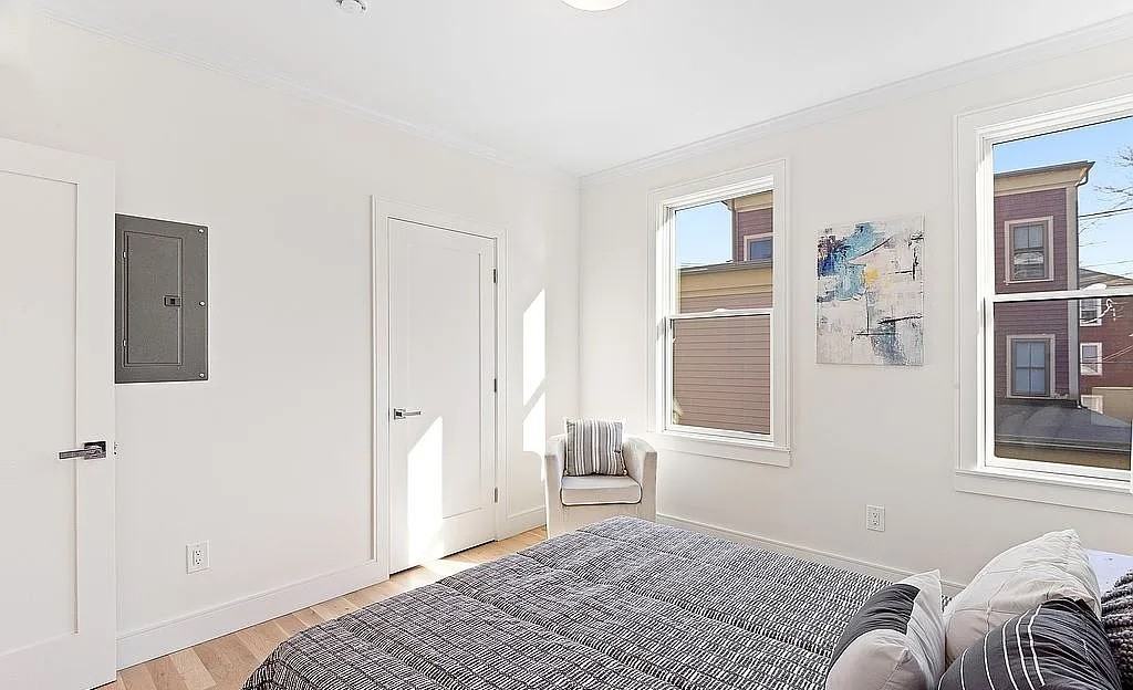 71 Mozart St - Photo 2 of 6