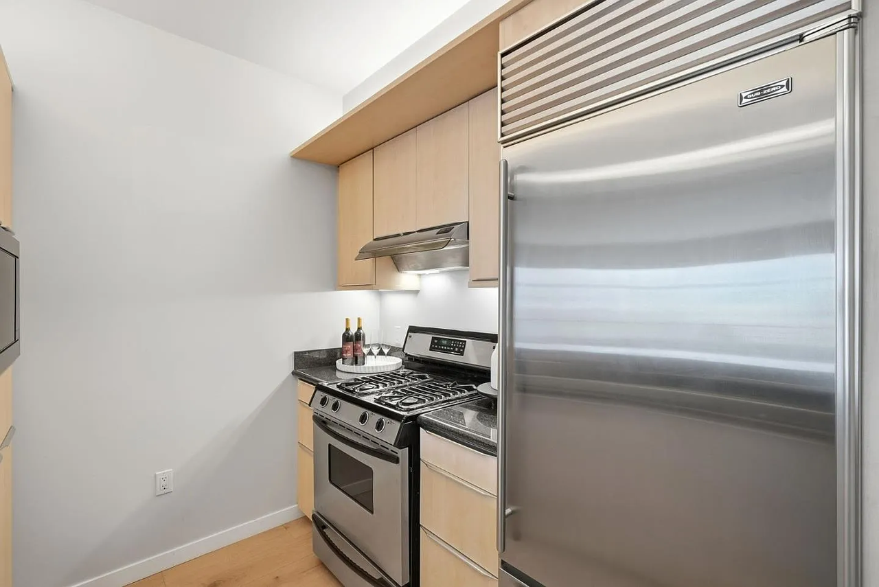 219 Brannan St #12B - Photo 5 of 15