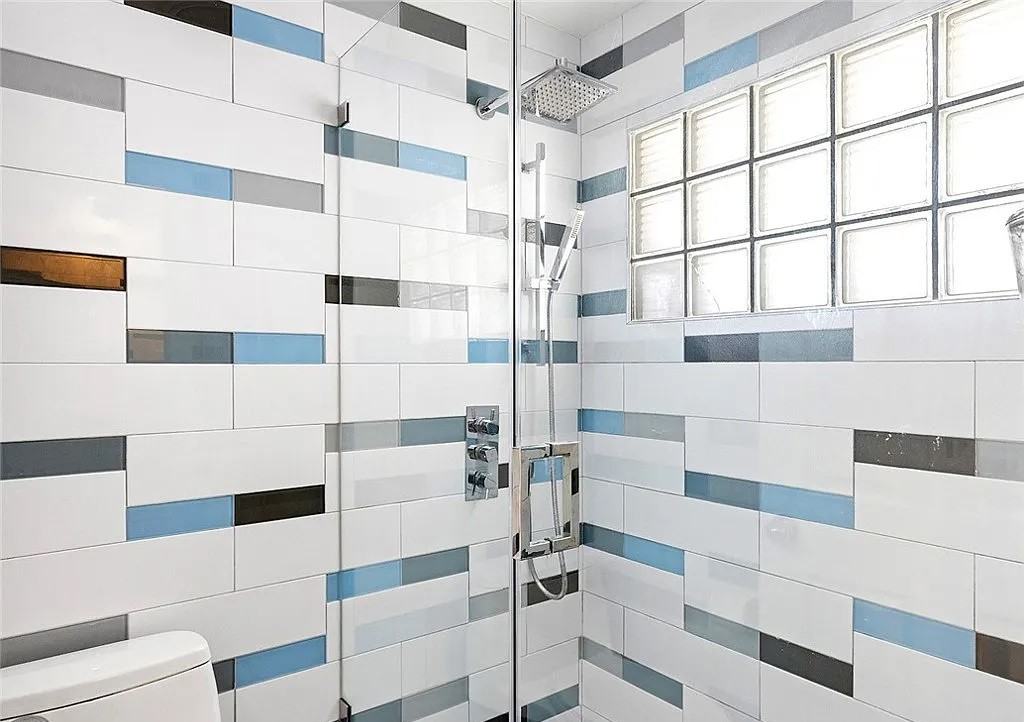 415 Townsquare Ln #211 - Photo 5 of 13