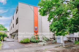 featured image of 115 Nw 15th St #33