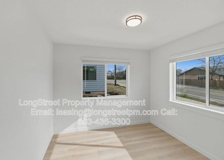 818 S 19th St - Photo 3 of 41