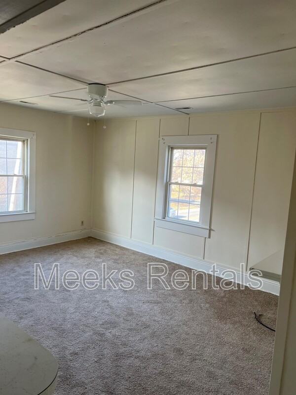 506 2nd St #A - Photo 5 of 6