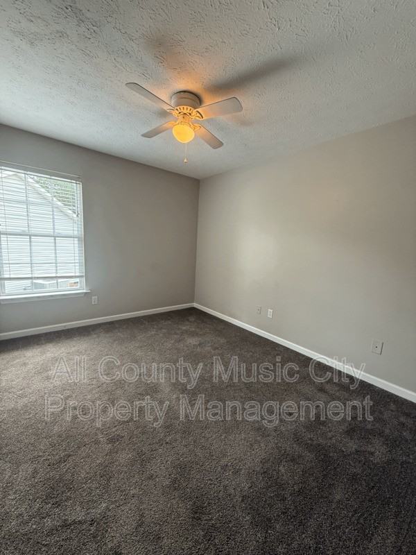 2015 Holloway Ct - Photo 4 of 9