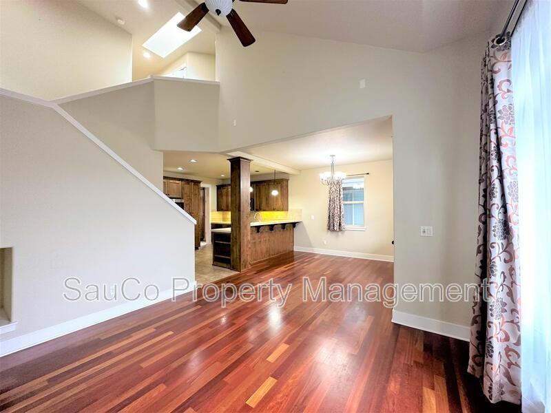 727 Ne 65th Ct - Photo 7 of 23