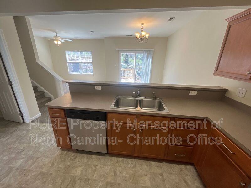 341 Doughton Ln - Photo 6 of 22