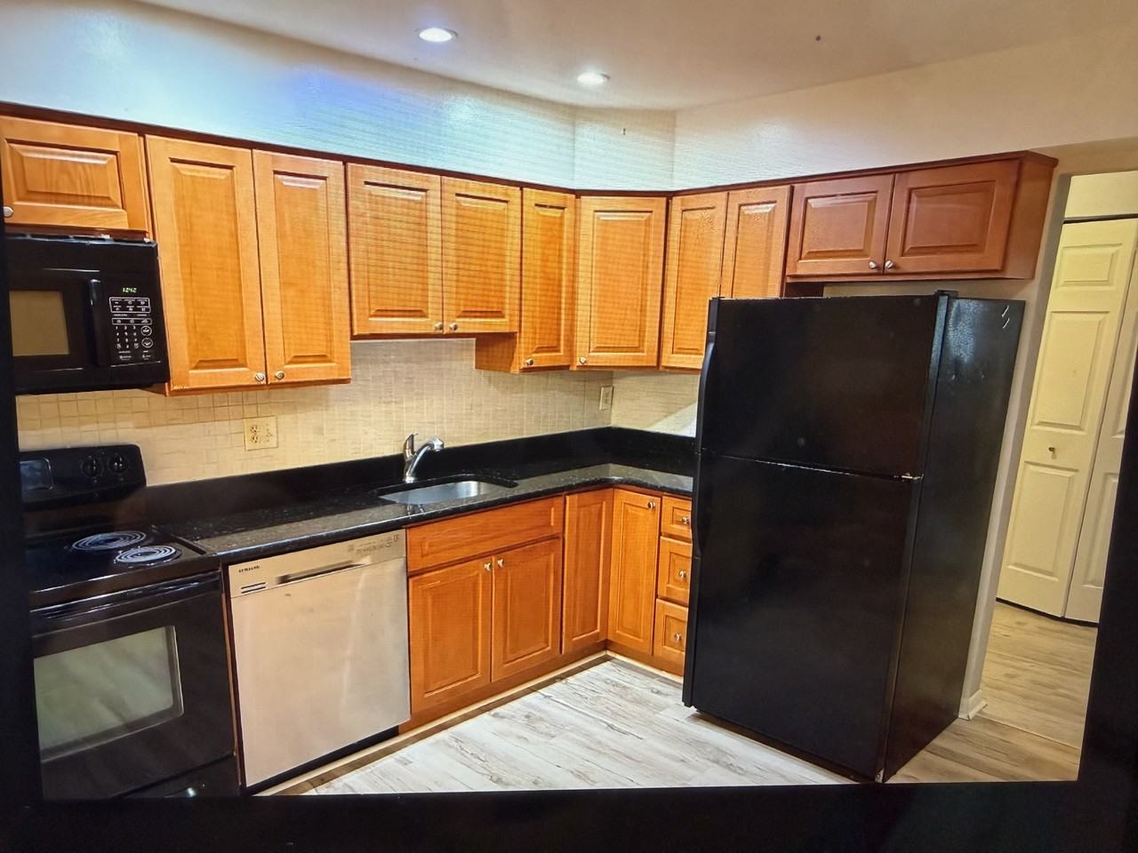 4 Bailiffs Ct #102 - Photo 7 of 20