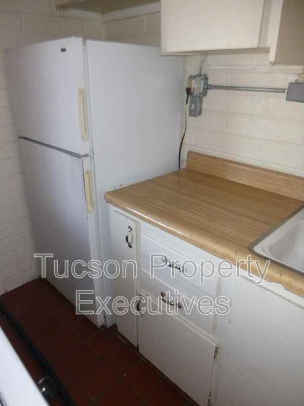 1435 E Benson Hwy - Photo 2 of 13