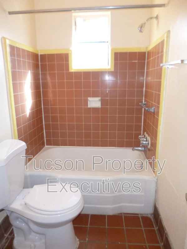 1435 E Benson Hwy - Photo 6 of 13