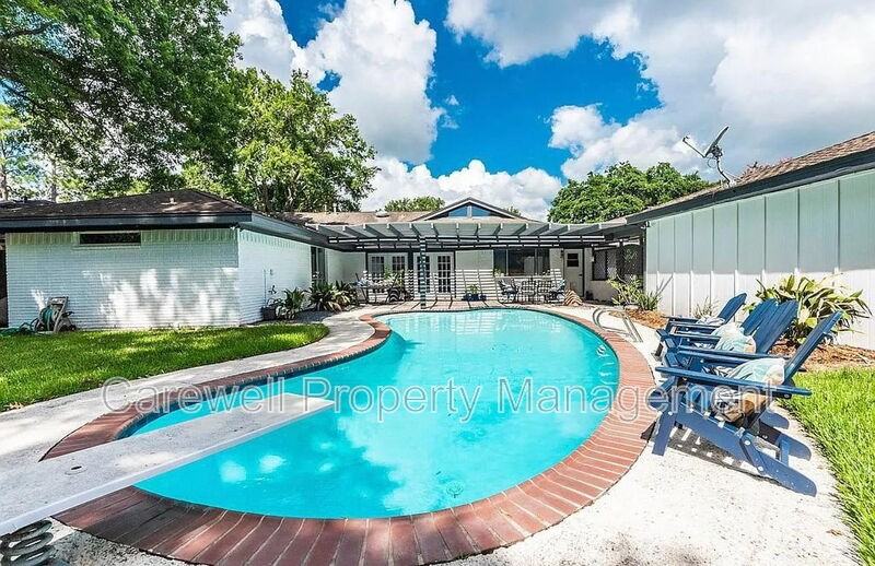3610 Lonniewood Dr - Photo 2 of 32