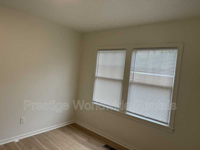679 Parkchester Dr - Photo 4 of 8