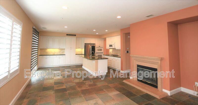 621 Riviera Ct - Photo 3 of 23