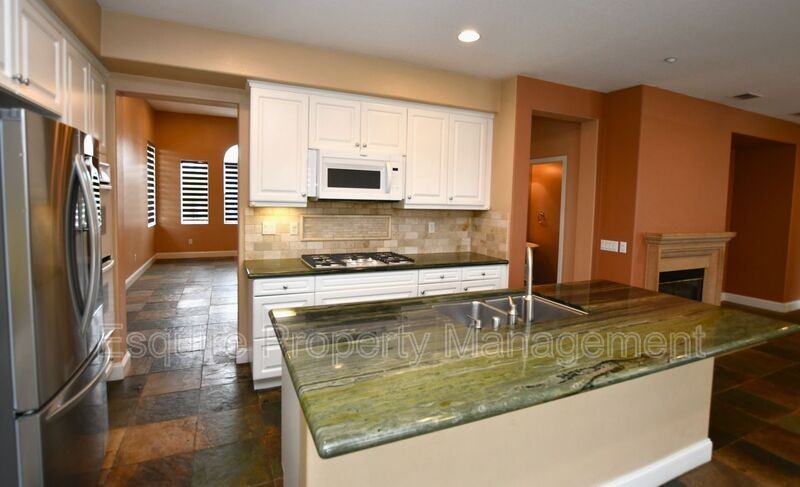 621 Riviera Ct - Photo 5 of 23