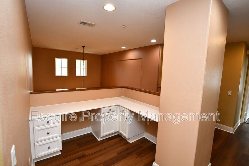 621 Riviera Ct - Photo 6 of 23