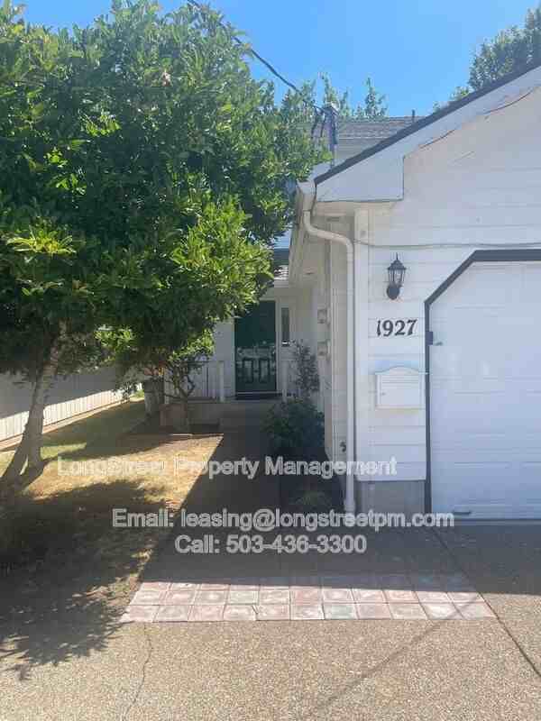 1927 Nw Highland Dr - Photo 3 of 38