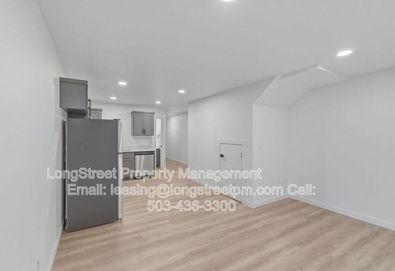 826 S 19th St - Photo 7 of 32