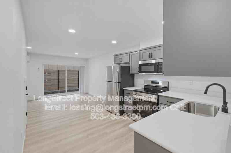 826 S 19th St - Photo 3 of 32