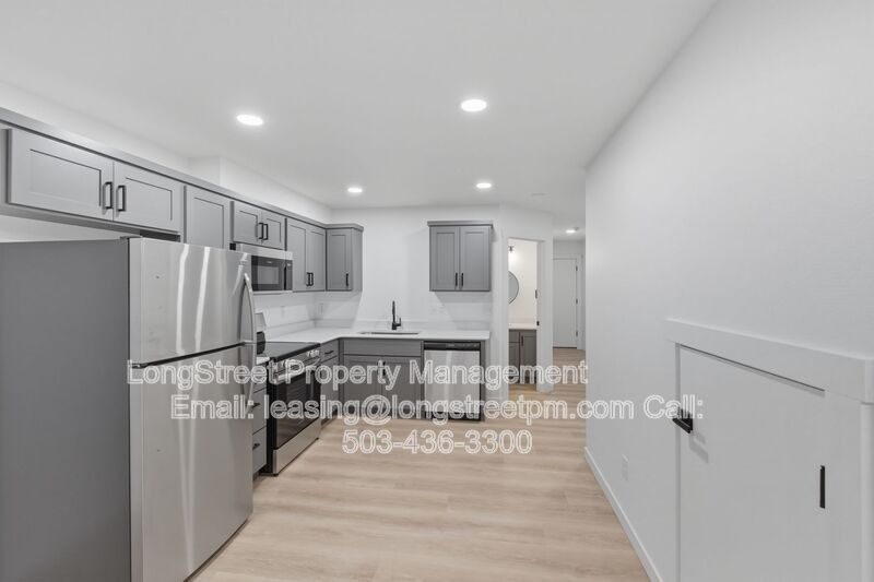 826 S 19th St - Photo 2 of 32