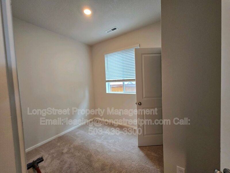 412 Lost Lake St Ne - Photo 5 of 37