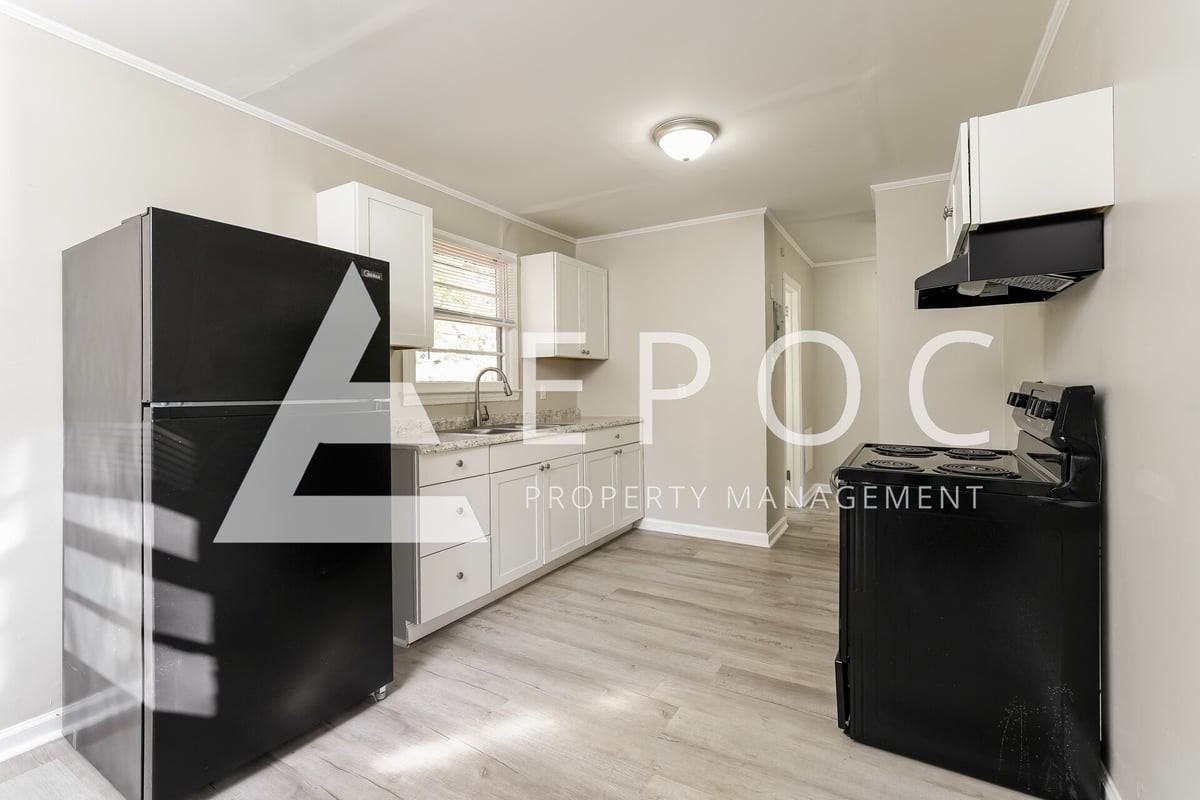 1508 Willow Rd - Photo 2 of 15