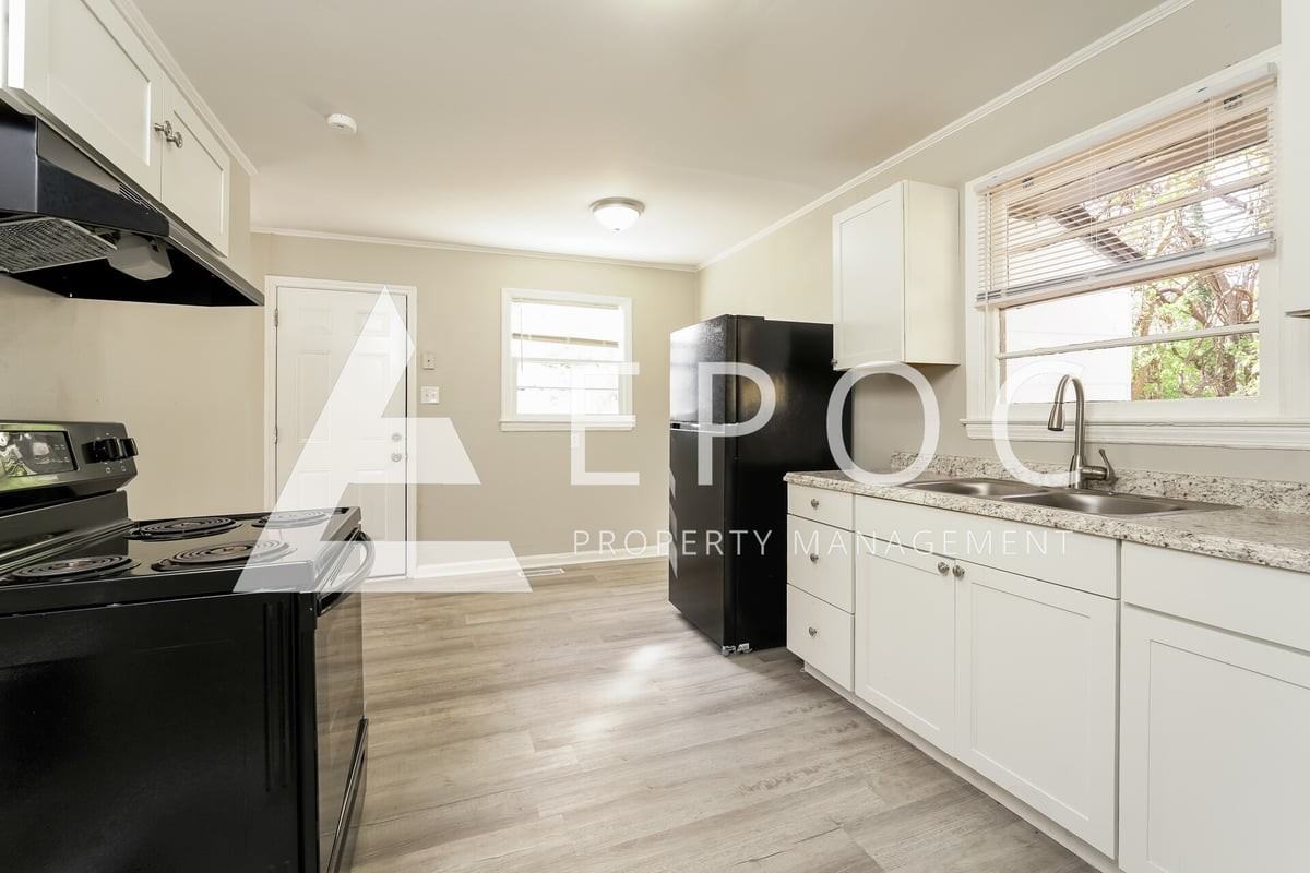 1508 Willow Rd - Photo 4 of 15