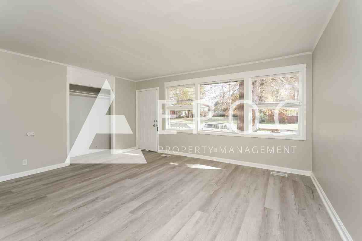 1508 Willow Rd - Photo 5 of 15