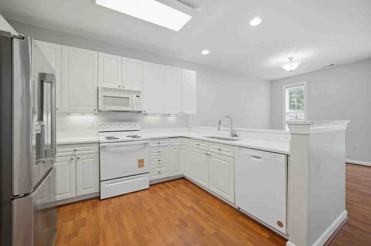 3927 Cromwell Park Dr - Photo 2 of 25