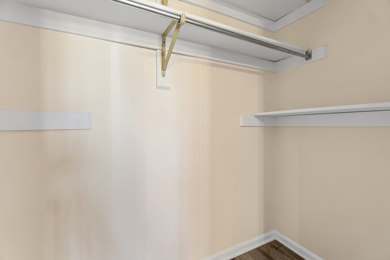 5092 Glenwood Way - Photo 3 of 31