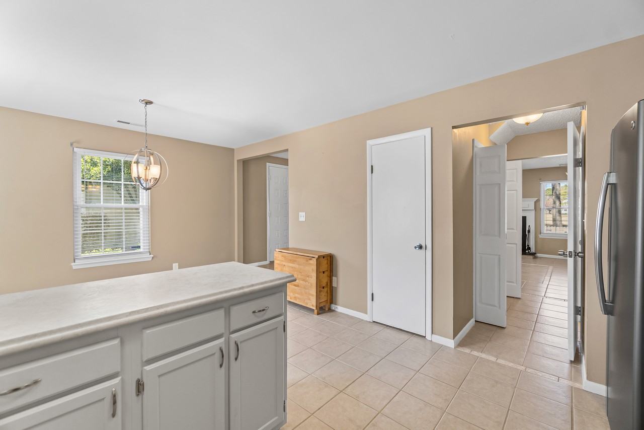 5092 Glenwood Way - Photo 7 of 31