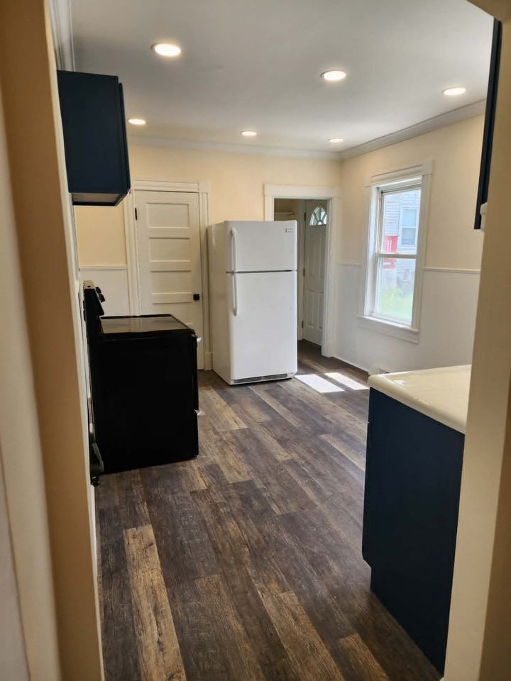 4042 Oak St #40 - Photo 3 of 19