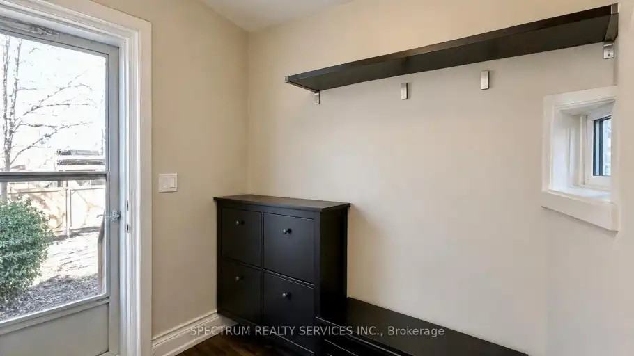92 Caroline Ave #1 - Photo 5 of 18