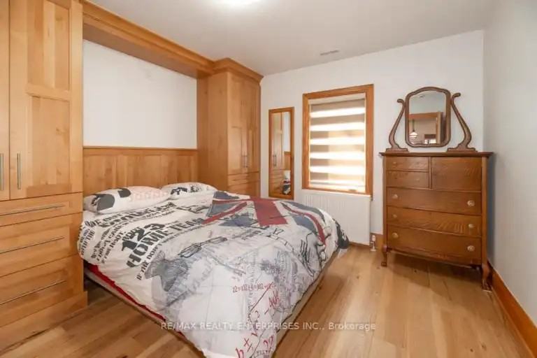 837 Kingston Rd #1 - Photo 4 of 16