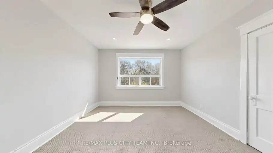 402 Woodbine Ave - Photo 7 of 17