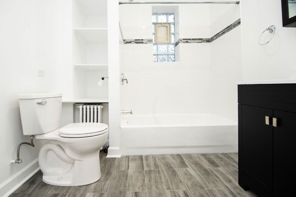 W Roscoe St #646-2S - Photo 2 of 12