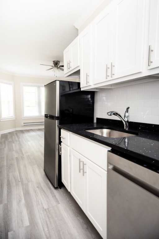 W Roscoe St #646-2S - Photo 3 of 12