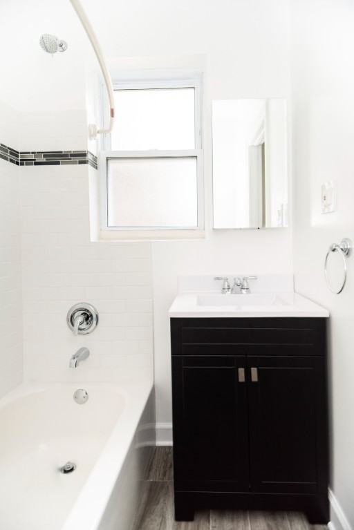 W Roscoe St #646-2S - Photo 5 of 12
