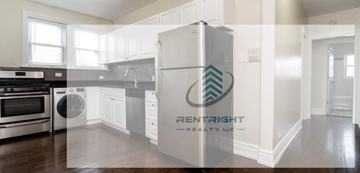 featured image of 3815 N Greenview Ave