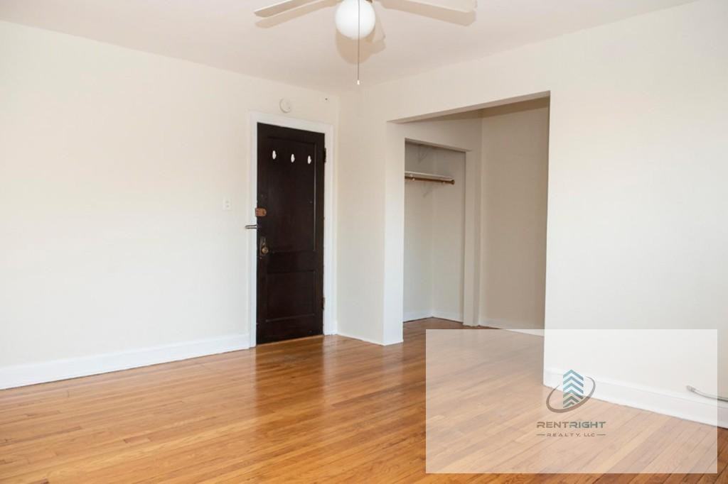 3345 N Marshfield Ave #3345-402 - Photo 3 of 9